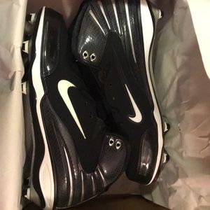New in box vintage men's Nike football cleats air zoom assassin black white 14